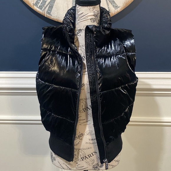 Calvin Klein puffer vest - Picture 5 of 7